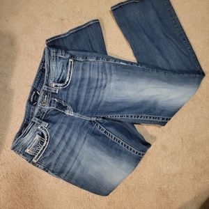 Vigoss women's bootcut jeans barely worn size 8 w 32in inseam.